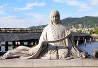 宇治桥边的桥姬塑像