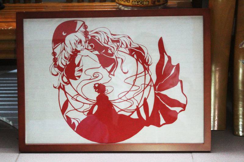 文件:TouhouUberAlles／剪纸／纯狐实物图1.jpg