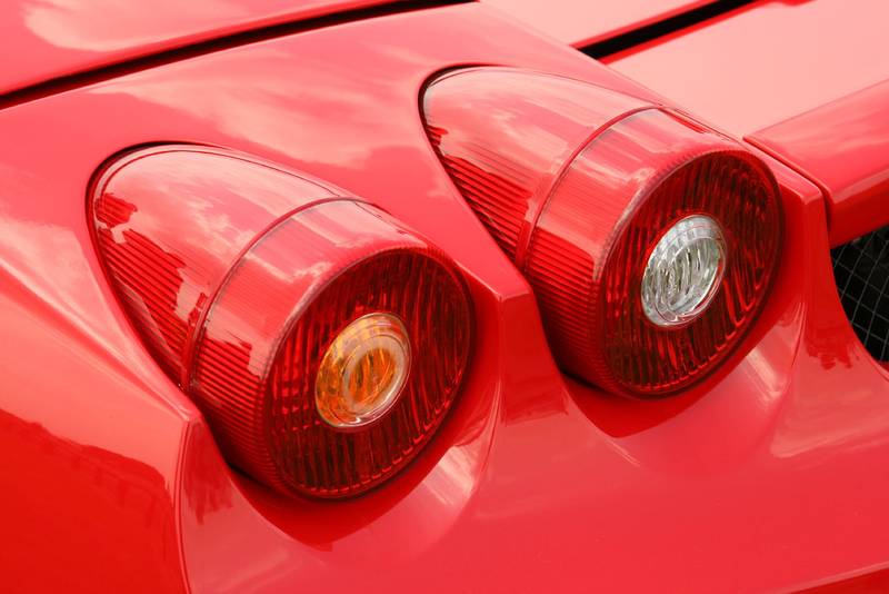 文件:Ferrari Enzo Ferrari tail.jpg