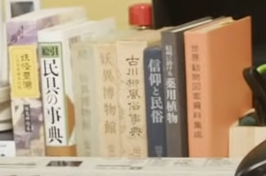 CREATIVE TRAIN书架1.png